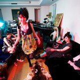 「星とギター」の特設サイトではANARCHY STONEのボーカル・まきとアサイタケオのスペシャル対談を掲載中。