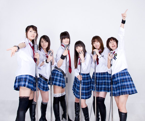 Friendsのメンバーは小林ゆう、下田麻美、MAKO（BON-BON BLANCO）、明坂聡美、本多陽子、阿澄佳奈の6人。