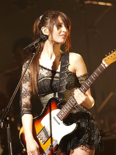 今回のライブは、バリエーションに富んだステージ衣装も魅力のひとつ。エンタテインメント性の強いパフォーマンスに、ファンは完全ノックアウト。