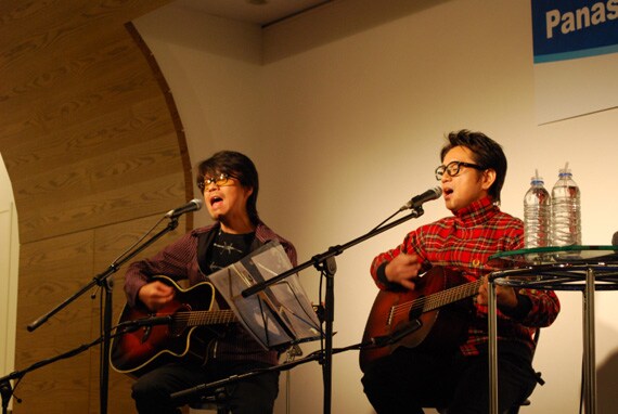 ユニット「F-BLOOD」としても活動する仲良し兄弟、フミヤ＆尚之。