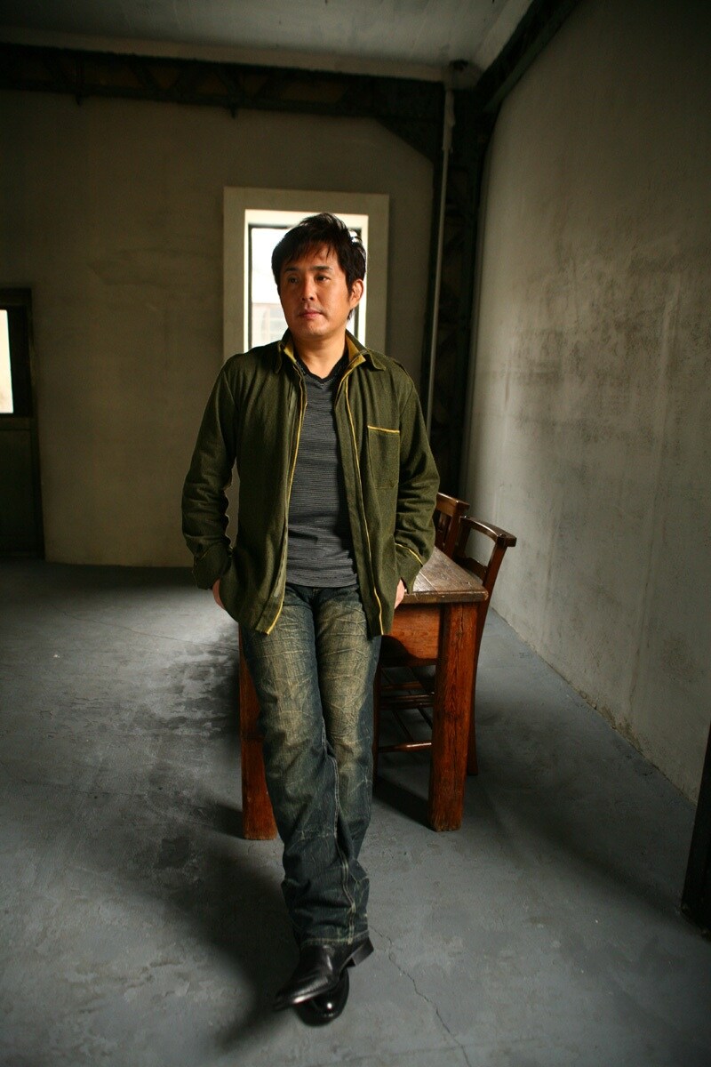 今回の「SWEET 10 LOVE SONG」キャンペーンは、「Coloveration～the spirit of love～」で歌われているテーマ「時が経っても変わらない大切な愛」が、結婚10年目の夫婦に向けた行事「SWEET 10 DIAMOND」のコンセプトと合致したことから実現。