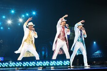 羞恥心はアルバム「WE LOVE ヘキサゴン」にも収録された新曲「我が敵は我にあり」を熱唱。