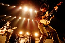 The ピーズ（写真）の大木温之とTOMOVSKYの兄弟が参加することになったこのイベント。今後どのようなアーティストが追加されるのかにも期待が高まる。