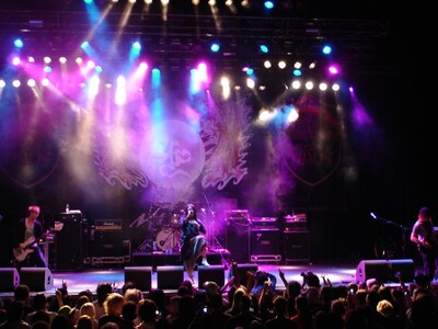 US版やEU版での経験を活かし、ひとまわり大きく成長したムックのパフォーマンスを楽しみにしておこう。