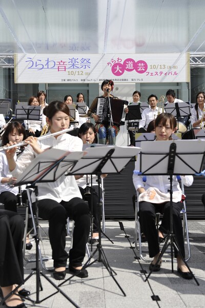 念願の凱旋ライブに、中山は時折顔をほころばせ普段のステージとは違う表情を見せた。