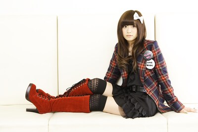 10月29日にニューシングル「ロボットハニー」をリリースするAira Mitsuki。オフィシャルサイトではこの曲のビデオクリップが公開されている。