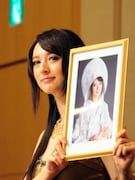 昨夜のライブのステージ上で突然の結婚・妊娠を発表し、集まったファンを驚かせたリア。ライブ終了後、帰宅途中の約3時間にわたって不審なクルマからの追跡を受けたという。