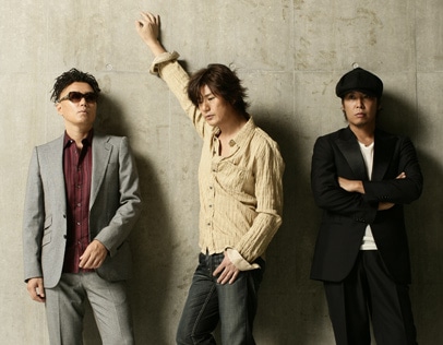 左からKO-ICHIRO（Key）、TAKE（Vo）、KO-HEY（Dr）。