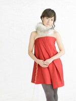 12月17日に出演するBONNIE PINKは、クリスマスミニアルバム「CHAIN」を本日11月26日にリリースした。