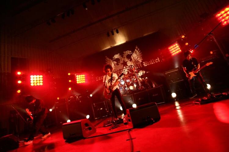 全27曲披露 9mmが野音で衝撃ライブ敢行 音楽ナタリー