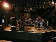 普段着のままで綿密なリハーサルを行うPOLYSICSのメンバーたち。