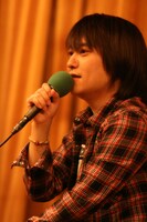 「小さい頃、寅さんを初めて知ったときは地元の葛飾区民の人が作ったローカル映画だと思ってたんですよ。そしたら全国的に有名な映画だって知ってびっくりした」と語る中村一義。