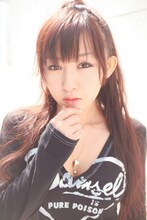 さまざまなジャンルで活躍する“表現者”ゆりしーの活動をあたたかく見守ろう。