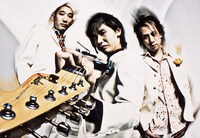 現在のメンバーは、栗田伸広（B／写真左）、中シゲヲ（G／中央）、セキナオタカ（Dr／右）の3人。