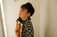 オープニングアクトを務める南波志帆。