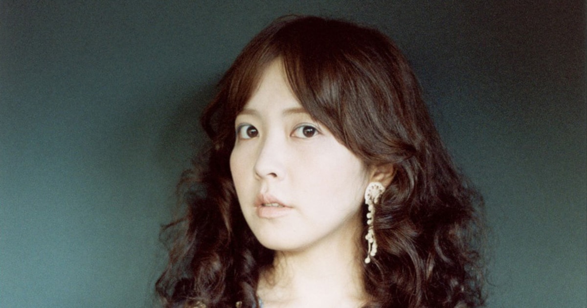 湯川潮音、初のライブDVDは「灰色とわたしツアー」 - 音楽ナタリー