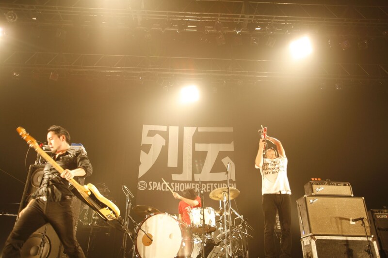 MO'SOME TONEBENDERは現在全国ツアー「モーサム・トーンベンダー2008 世直し中毒ツアー」の真っ最中。ツアーファイナルは11月5日に赤坂BLITZで開催される。