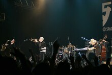 PE'ZはMCで12月に恒例の主催イベントの開催を明かし、ファンを喜ばせた。