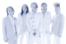 白を強調した最新アーティスト写真が印象的なBUCK-TICK。新作でどのようなサウンドを鳴らすのか、今から楽しみなところだ。