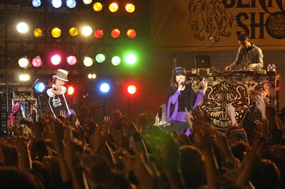 コラボベスト「THE “BESTEST” BENNIE K SHOW」には今回のゲストのほか、m-flo、Def Tech、Blaise Plant(MONKEY MAJIK)、2BACKKAらとのコラボ曲も収録されている。