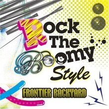 FRONTIER BACKYARDは約2年2カ月ぶりのアルバム「Rock The Boomy Style」（写真）を9月にリリースした。