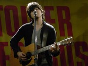 アルバム「ALRIGHT」はポルノグラフィティの2枚同時発売ベストアルバム、レミオロメン、BENNIE Kなど強豪ひしめく中、オリコン・アルバムデイリーチャートで初登場4位を記録。