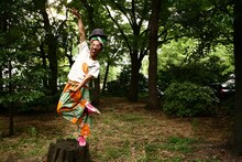 森の空気を吸い込んで元気いっぱいのハナレグミ。