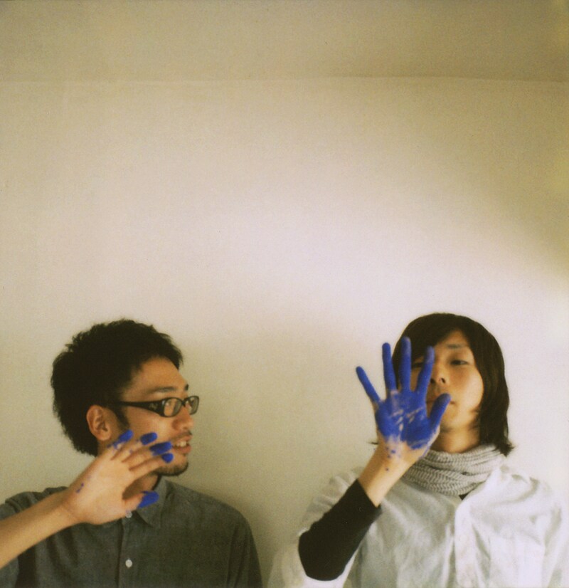 写真は12月6日のDJ&アコースティックステージに出演するmojoco。