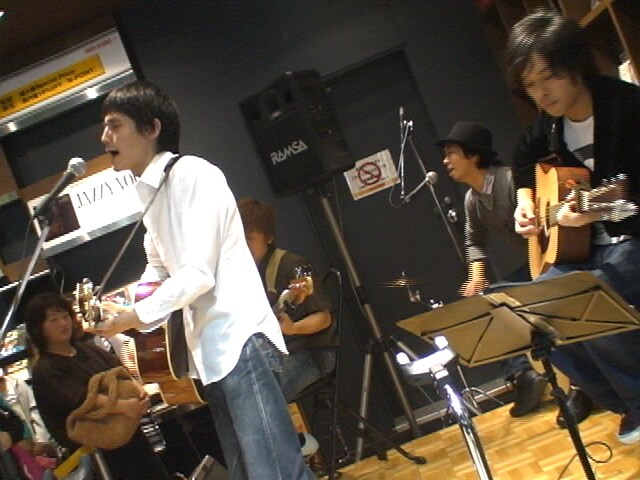 現在インターネットTV「SPACE SHOWER Digital Archive X」では、スペースシャワーTVで放送されたミドリカワ書房の特別番組「子供は絶対に見てはいけないミドリカワ書房SPECIAL」を配信中。