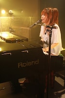 先日デビュー6周年を迎えた星村麻衣。ライブでは「まだまだ頑張るから応援よろしくね」と、今後の活動に向けての意気込みを語った。