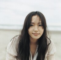 映画「恋空」挿入歌として大きな話題を集めたガッキー版「heavenly days」はアルバム「そら」（写真は通常盤ジャケット）に収録。