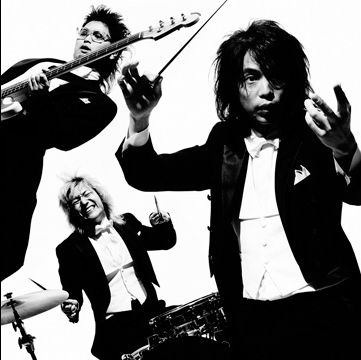 約半年ぶりの開催となるキャプテンストライダムとシュノーケルによるスプリットツアー「水中人間」。両バンドとも年末に開催される「COUNTDOWN JAPAN 08/09」に出演する。