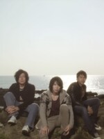 メレンゲは1月14日に発表したアルバム「シンメトリー」で「heavenly days」をセルフカバーしている。