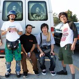 BREAKfASTは昨年12月、ベーシストKSK（写真左端）、ギタリストKENNY（写真右から2番目）を迎えた新体制で3rdアルバム「The Day After BREAKfAST」をリリースした。