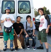 BREAKfASTは昨年12月、ベーシストKSK（写真左端）、ギタリストKENNY（写真右から2番目）を迎えた新体制で3rdアルバム「The Day After BREAKfAST」をリリースした。