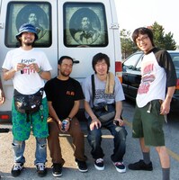 BREAKfASTは昨年12月、ベーシストKSK（写真左端）、ギタリストKENNY（写真右から2番目）を迎えた新体制で3rdアルバム「The Day After BREAKfAST」をリリースした。