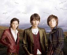 w-inds.の3人は、12月14日に北海道・サッポロファクトリーホール、12月23日に東京・Zepp Tokyoにて久々のクリスマスイベントを開催。