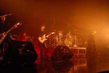 acid android（PHOTO by YUKI KUROYANAGI）