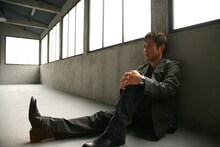 佐藤竹善は映画の脚本を読んで、新曲「春のカケラ」を書き下ろした。