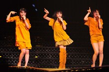 2008年は武道館ワンマン＆紅白出場という、ファンにとってもメンバー3人にとっても念願だった2つのビッグステージを大成功に収めたPerfume。今年はどんな驚きを与えてくれるのか、まずは代々木体育館2DAYSの開催を楽しみに待とう（写真は日本武道館ライブの様子）。