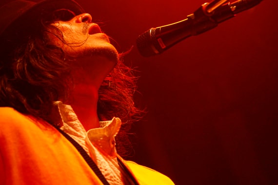 ファンにとって記念すべき日となった初ワンマン。なお、11月11日は世界平和記念日に制定されているほか、ポッキー&プリッツの日、チーズの日、きりたんぽの日、靴下の日、コピーライターの日など「1」にかこつけた記念日が数多くある。