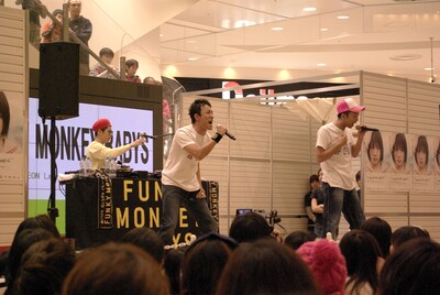 11月には全国各地の大学祭ライブに続々出演。詳しいスケジュールはオフィシャルサイトで確認しよう。