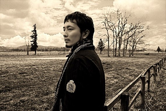 箱根・彫刻の森美術館の大ファンという野崎。アルバム「JTK」のプリプロダクションも彫刻の森美術館の中にある宿泊施設で行われた。