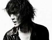 氷室京介が3カ月連続でライブDVD7作品をリリース