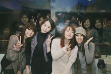 幅広い年齢層のファンが見守った公開収録（写真手前左から上原多香子、島袋寛子、今井絵理子、新垣仁絵）。