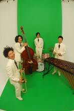 過去にLIQUIDROOM ebisu企画の「大先輩」で競演しているSAKEROCK（写真）とスチャダラパー。