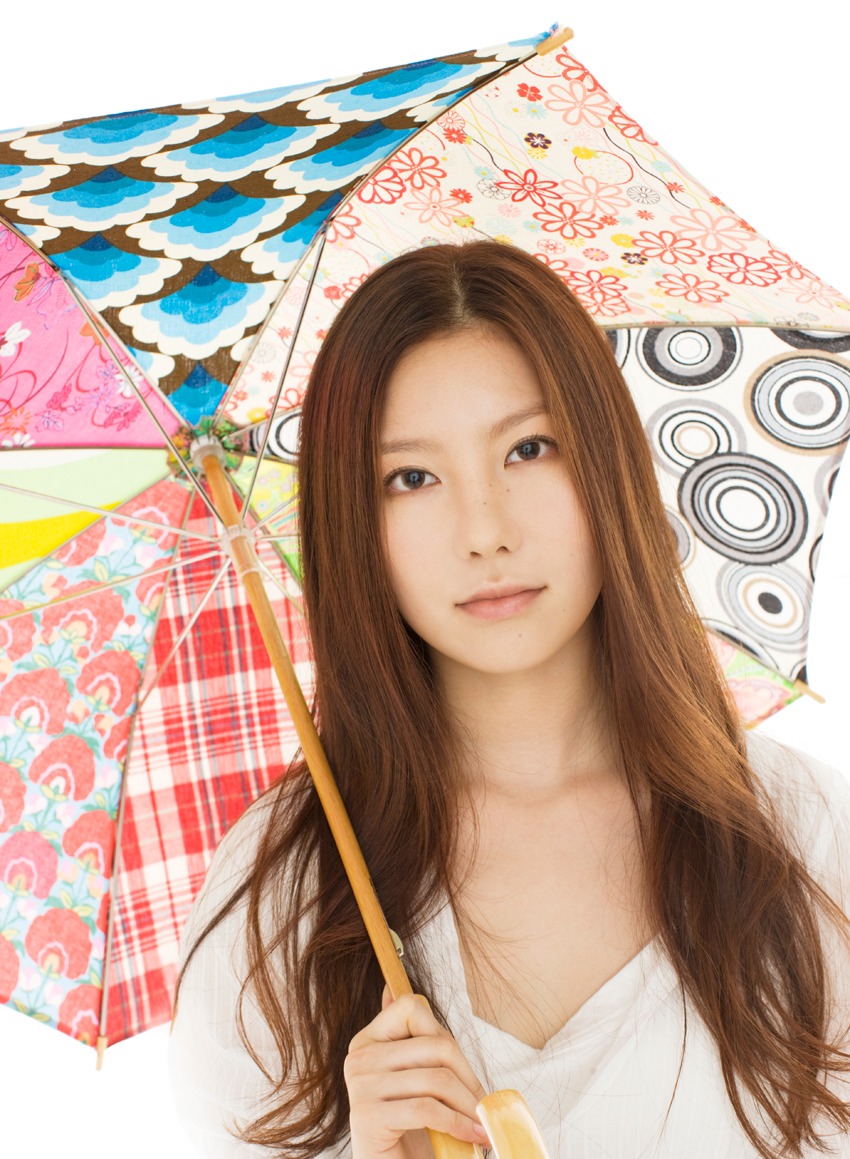 J-Minは現在20歳。今後の活躍が期待される実力派のシンガーだ。