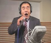 プロ仕様のレコーディングマイクが用意されているにもかかわらず、手慣れたハンドマイクで歌う幸ちゃん。