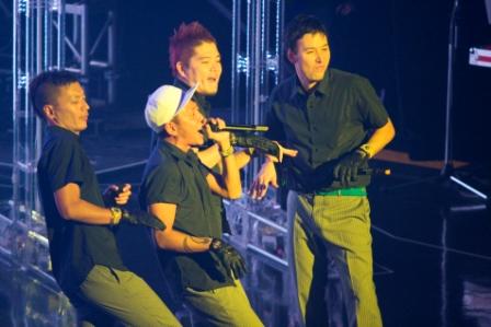 11月26日の「Supreme」に続き、12月24日には新曲「STAIRS」の配信リリースも決定している。