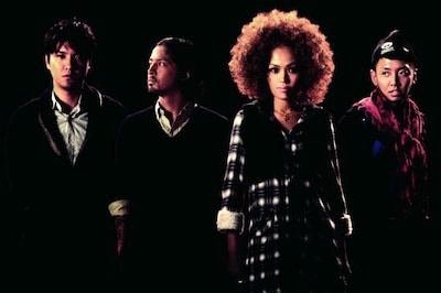 「The Light feat.Kj from Dragon Ash,森山直太朗,PES from RIP SLYME」は12月6日15時放送のJ-WAVE「THE CLICKERS」を皮切りに各局で随時オンエアがスタート。